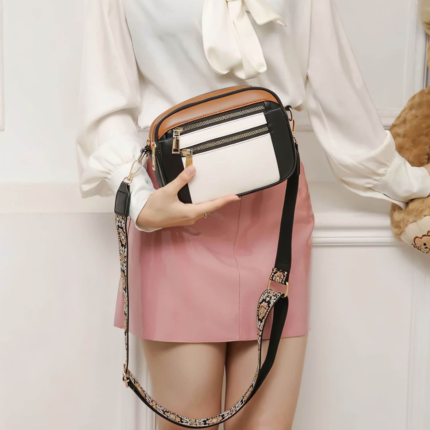 Cynthia™ – Elegant Multi Compartments Crossbody Bag
