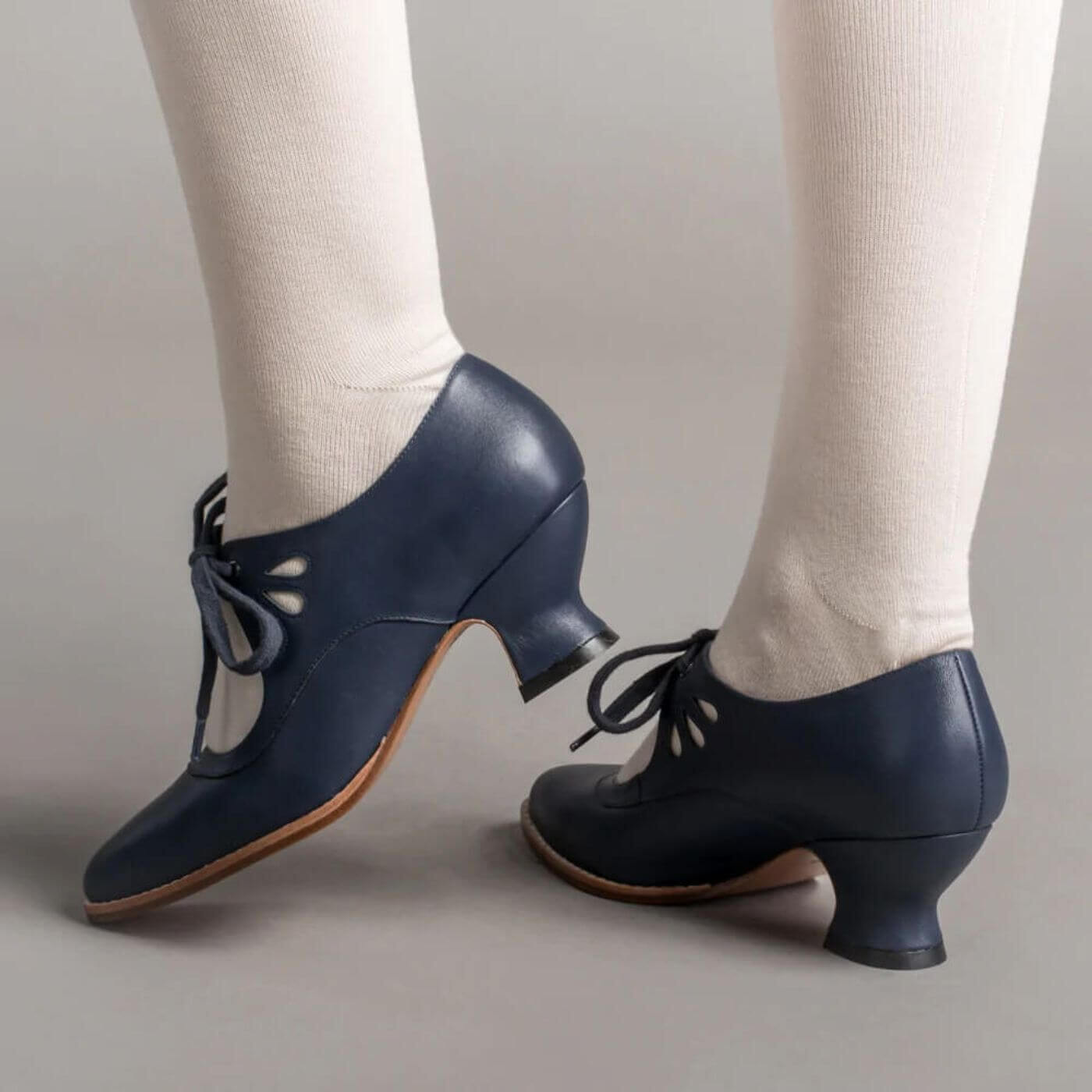 Kendra™ - Vintage Low Heel Orthopedic Shoes