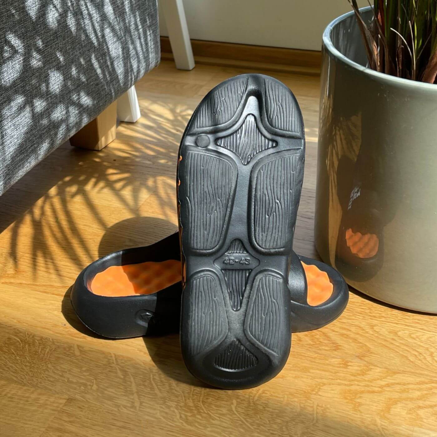 CushionSlides™ – Sandales Ultra Confortables pour Soulager la Douleur