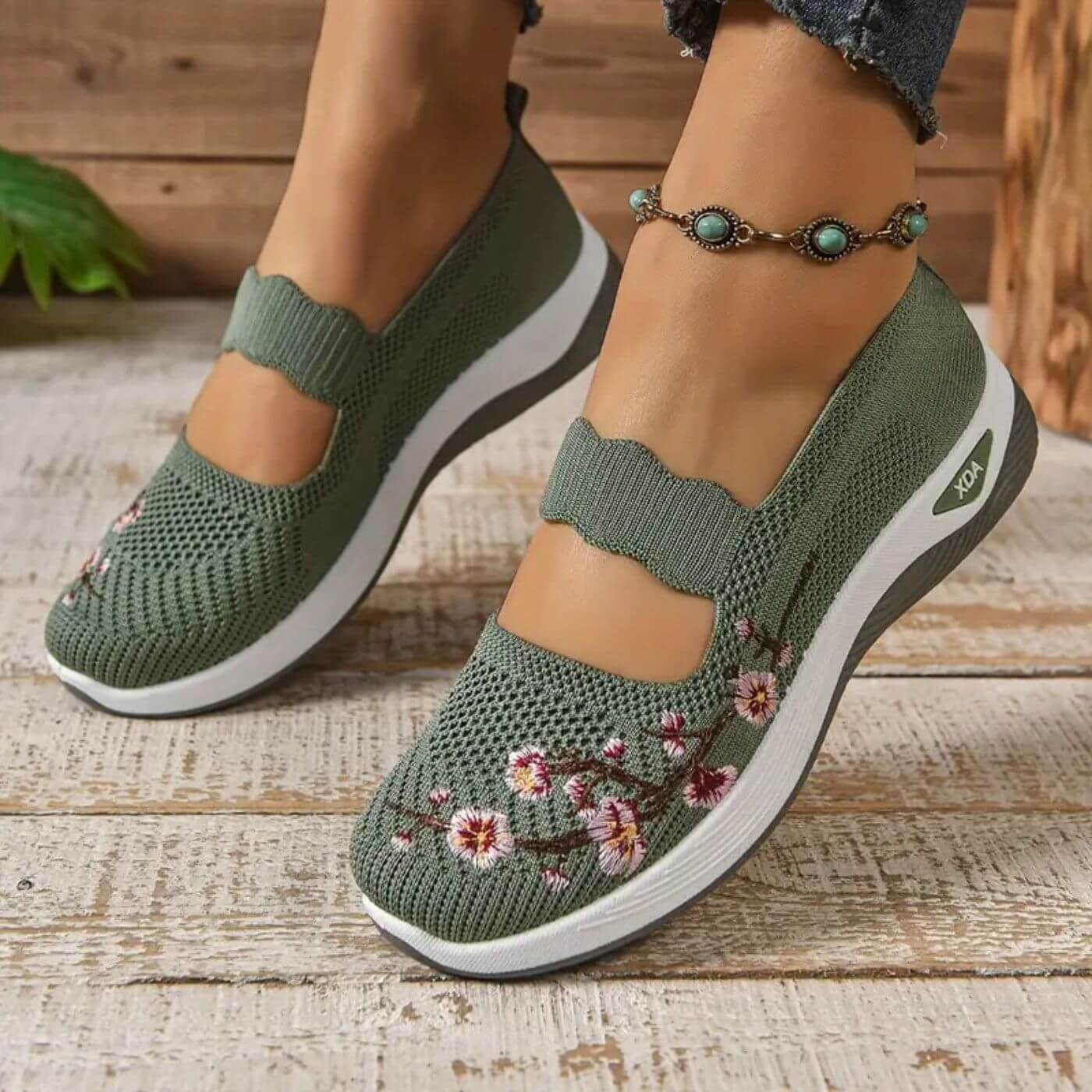 Laura™ – Non-slip Floral Orthopedic Shoes