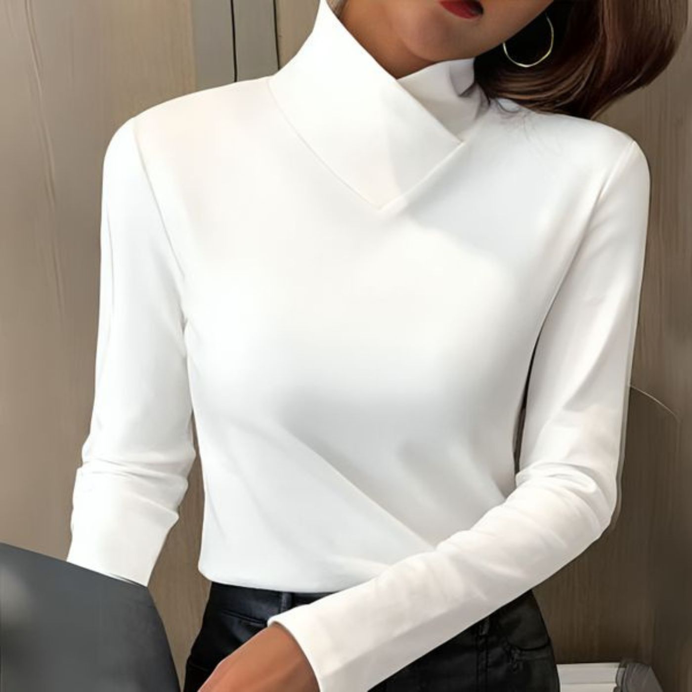 Talia – Elegant Long-Sleeve Turtleneck