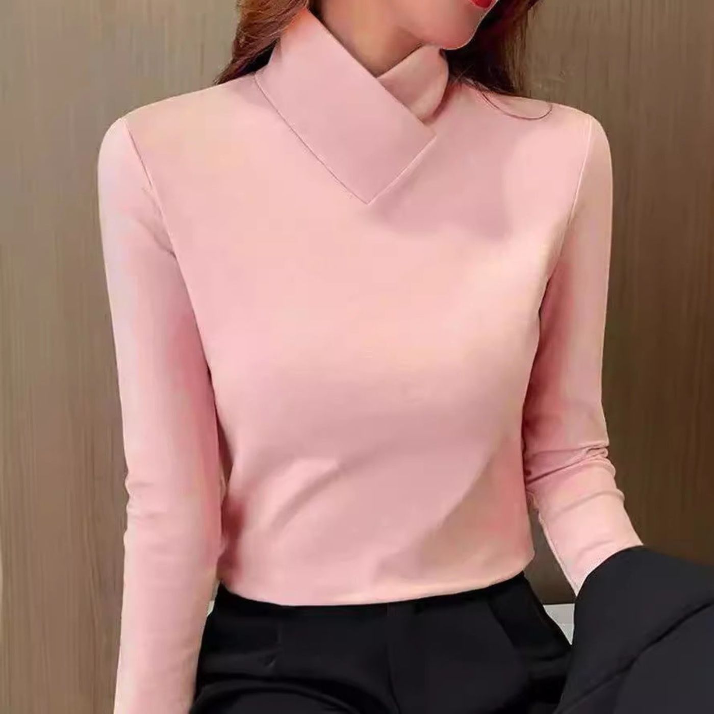Talia – Elegant Long-Sleeve Turtleneck